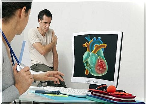 Doctor discusses heart disease with patient