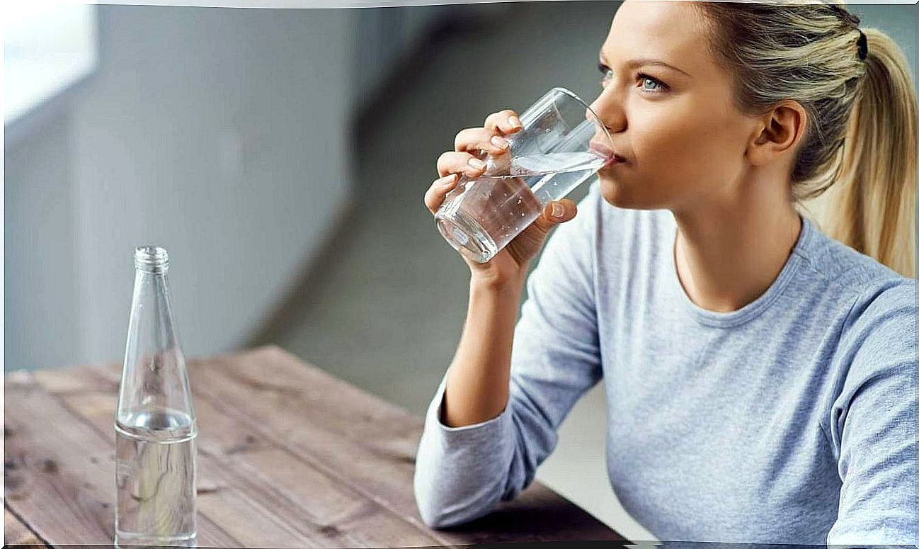 Drink water to keep your skin hydrated