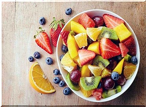 Fruit salad is ideal as a low-calorie dinner