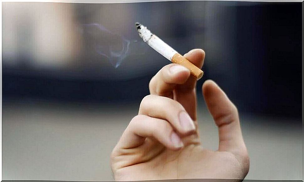 Smoking can damage the kidneys