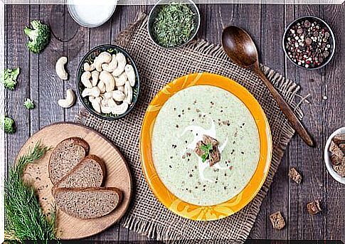 Creamy vegetable soup as pain relief