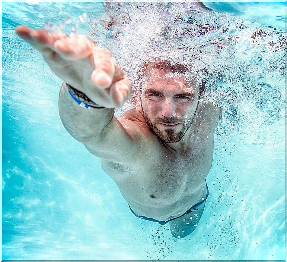 Benefits of swimming: good form of cardio training