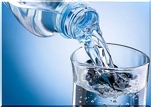 Drink water instead of carbonated drinks