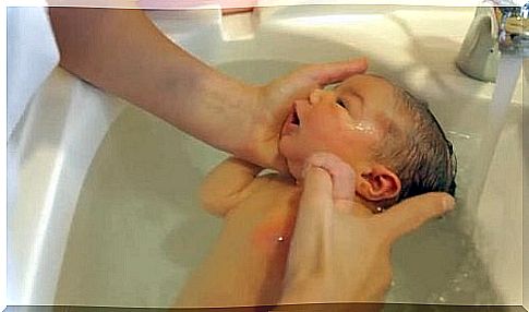 How do you bathe a newborn baby?