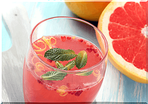 Mint tea with grapefruit