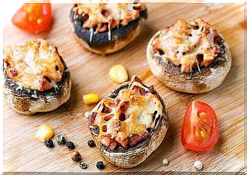 Stuffed mushrooms with bolognese sauce are delicious