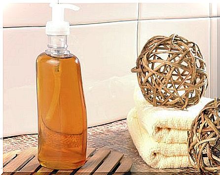 Remove grease from the counter with neutral soap