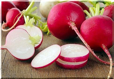 Seven reasons to eat radishes