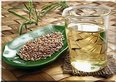 Flaxseed water helps against heartburn