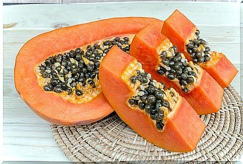 Papaya for face masks for smooth skin